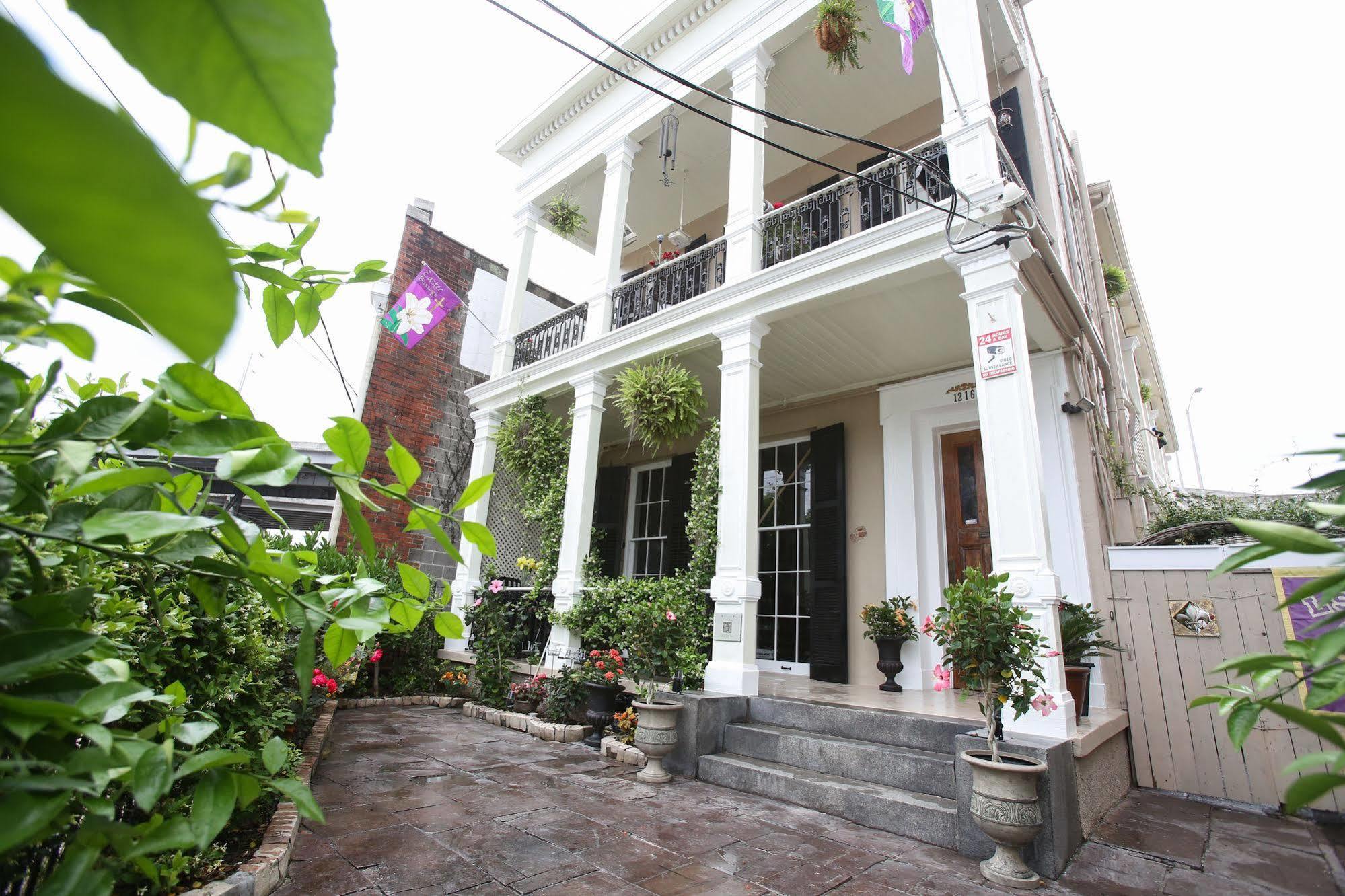 Fleur De Lis Mansion Bed & Breakfast New Orleans Exterior photo